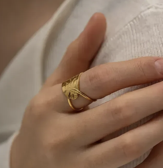 Megan ring