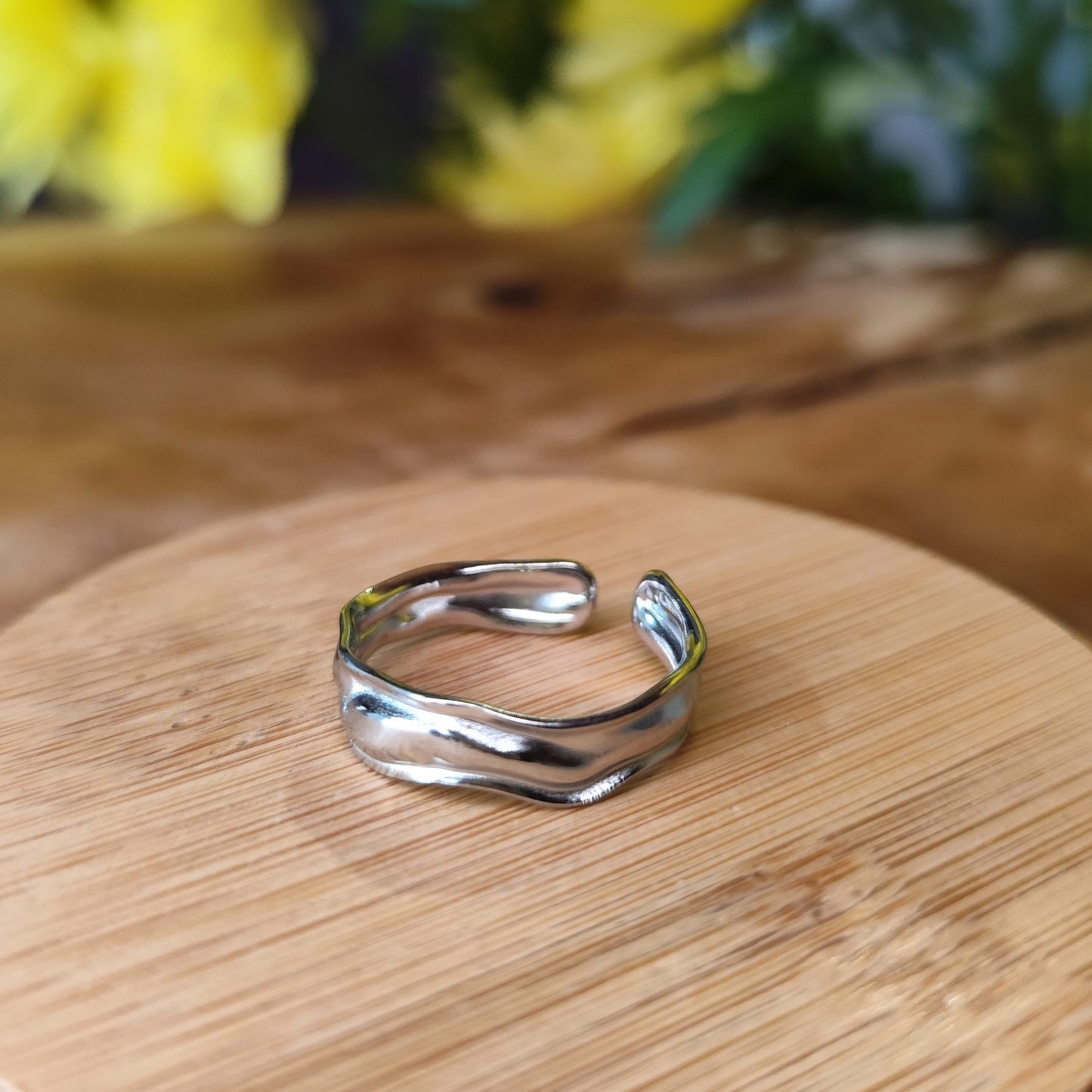 Wavebound Gold Ring