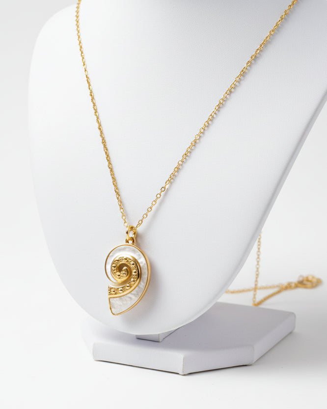 Shellia Necklace