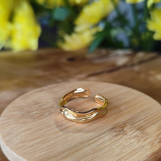 Wavebound Gold Ring